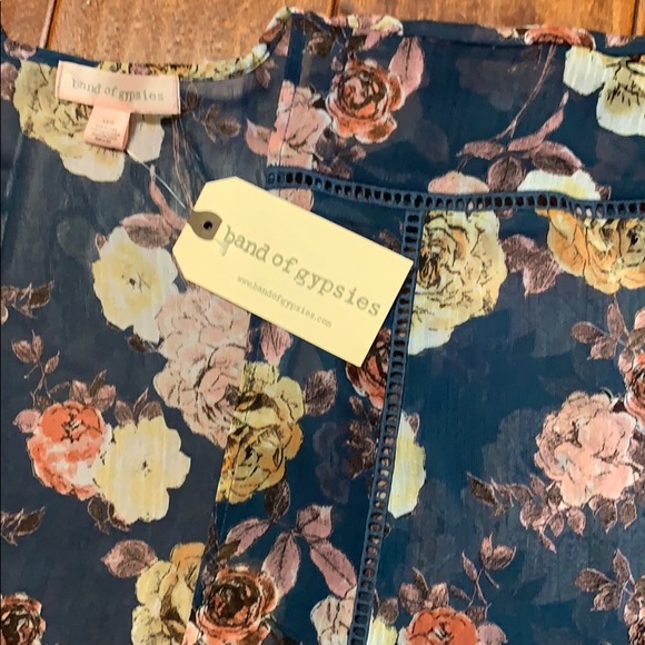 Band of Gypsies Floral Kimono - Picture 4 of 7